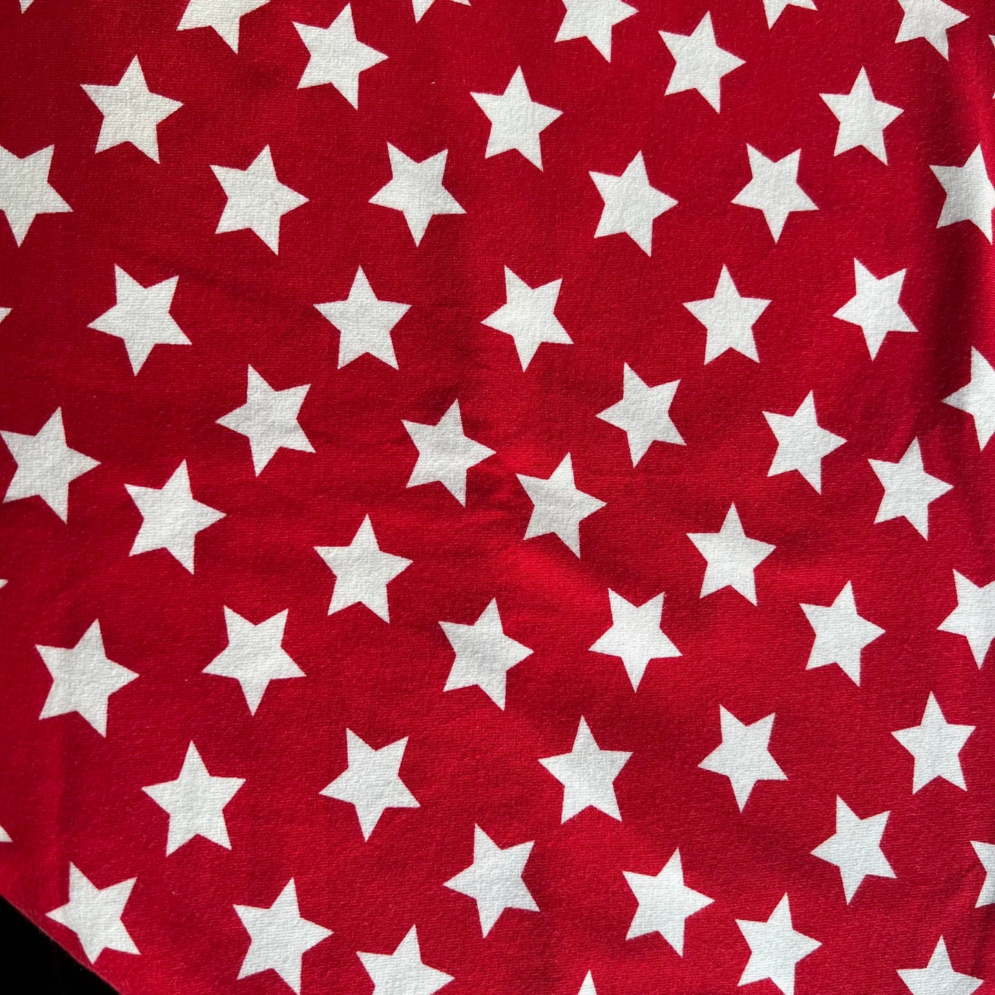 Sjaal rood met witte sterren